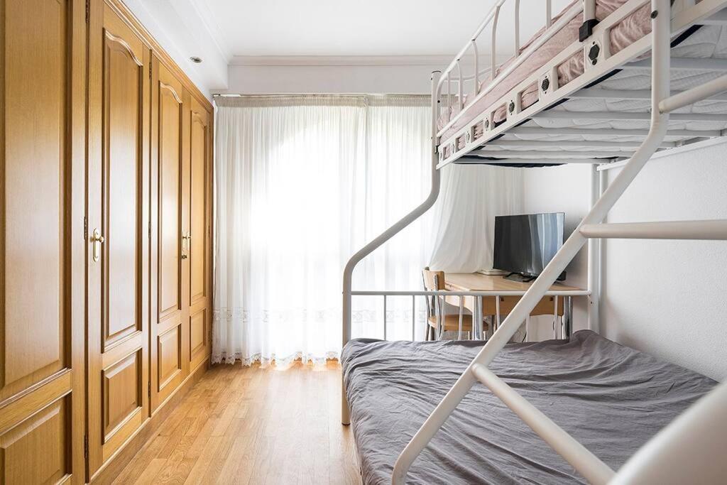 Añorga-Lugariz New Apartment & Terrace. Steps To Ondarreta Beach מראה חיצוני תמונה